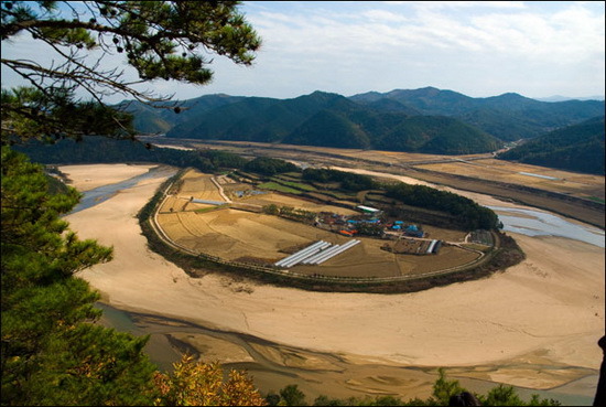 <1박2일>이 칭송했던 회룡포도 이젠 안녕? 