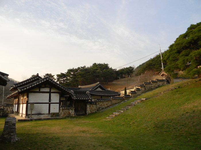 대전 무수동 유회당, 기궁재, 삼근정사