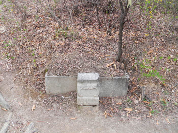 초안산 창1동, 창3동 구역 (박묵선의 밀양박씨 묘역)