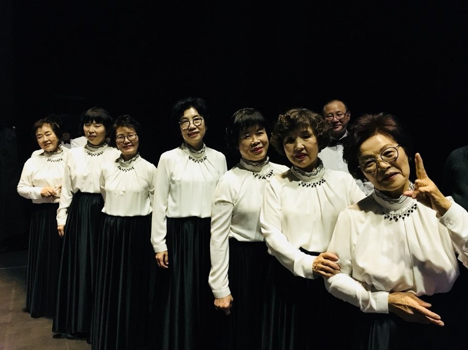 아코디언연주 (어울림극장)2019년2월28일