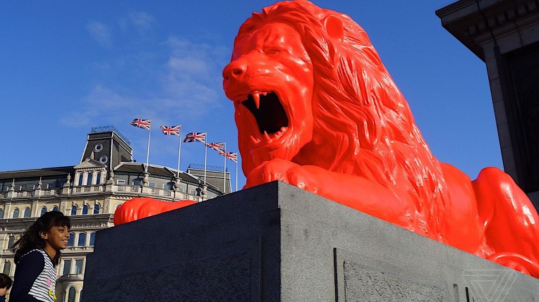 영국 런던 트라팔가 광장 넬슨 제독 기념비 사자 동상 - Nelson's Column Lions Trafalgar Square London UK 