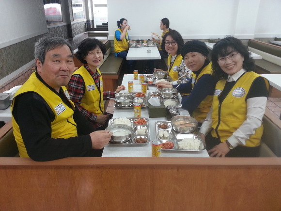 2015. 2. 17(화) 천사급식 배식