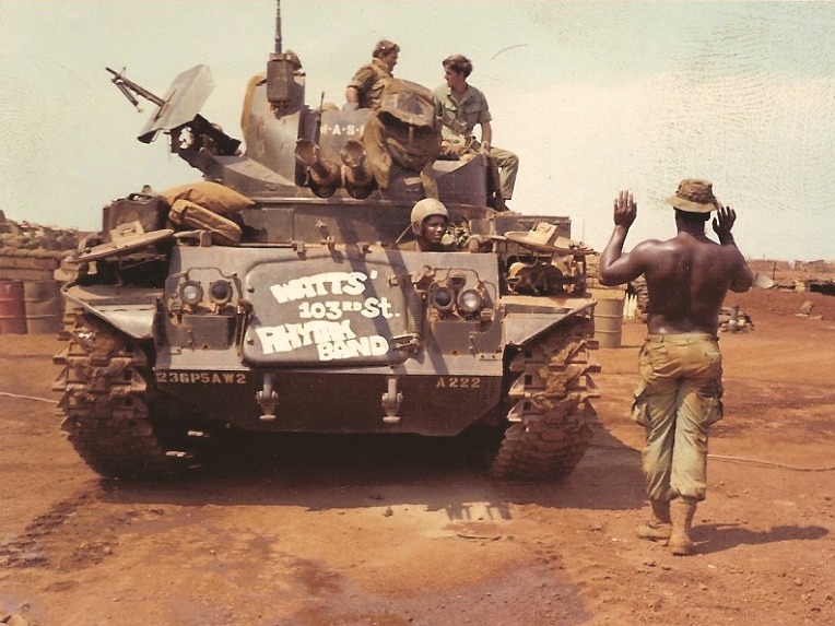 미군의 베트콩 킬러 무기였던 M42 더스터 대공 자주포- US Viet Cong Killer Weapon M42 Duster A.A Self propelled Gun 