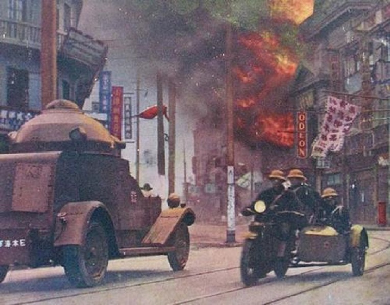 상하이 침략 일본 해군 육전대의 빅커스 M25 장갑차  Japanese Special Naval Landing force Vickers Crossley M25 Armoured Car invade Shanghai